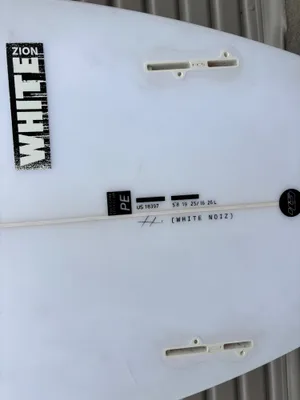 5’8 Hayden Shapes White Noiz - Thumbnail 4