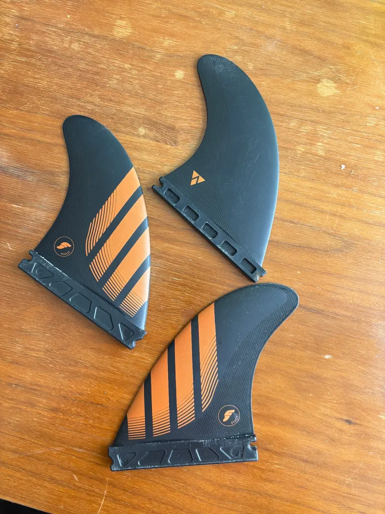 Futures Pivot Alpha Fins Medium - Image 1