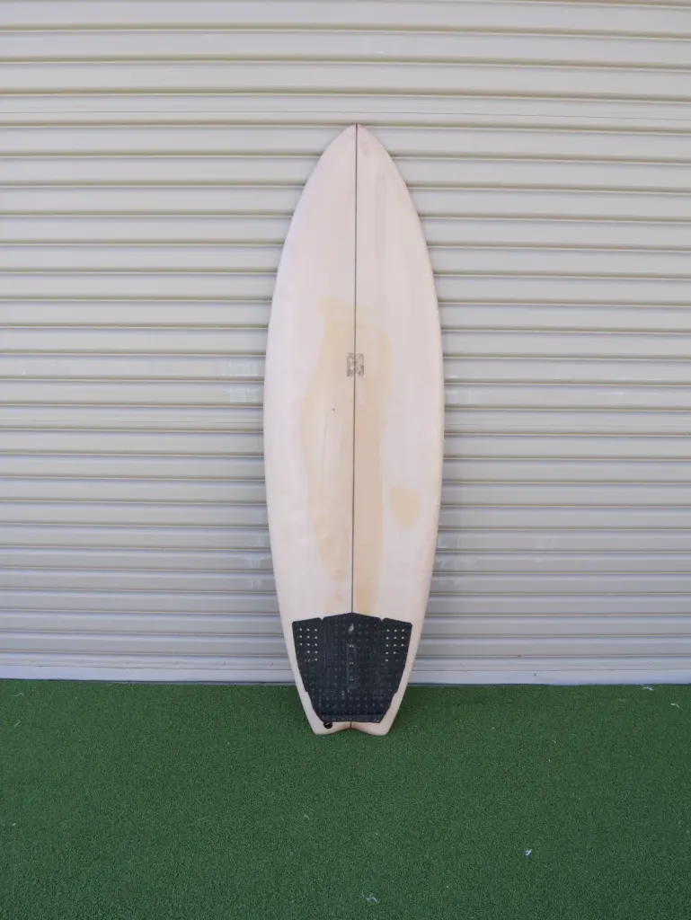 Derrick Disney 5'5 Quad With Fins - Image 1