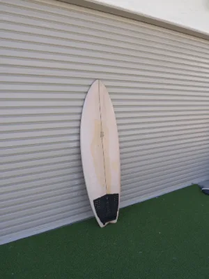 Derrick Disney 5'5 Quad With Fins - Thumbnail 3
